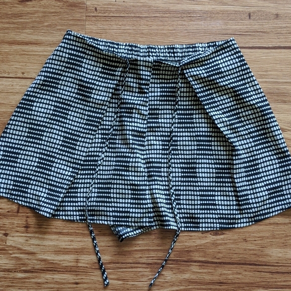 Shorts - Picture 1 of 1